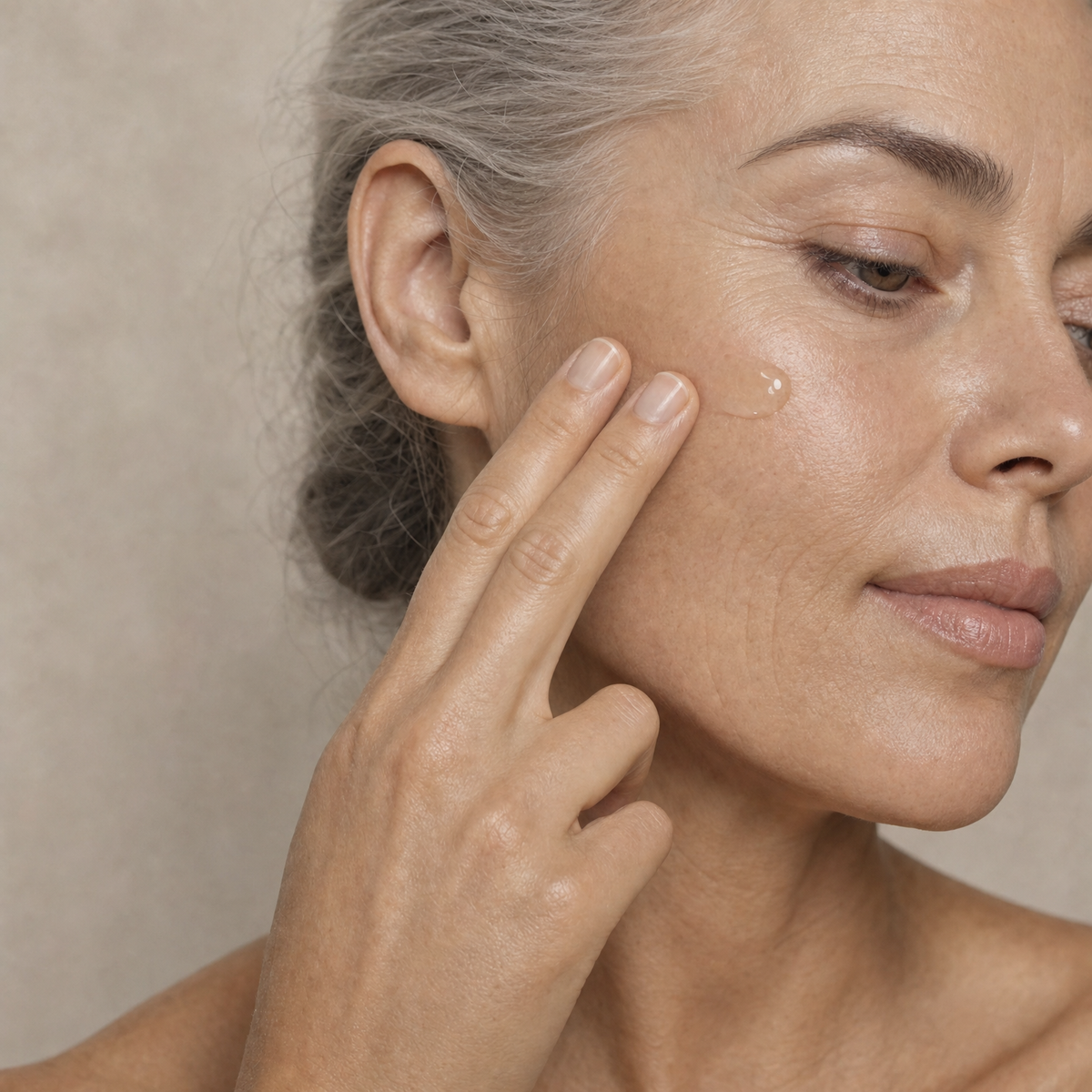 Phyto-Retinol Refining Facial Serum – applied to skin