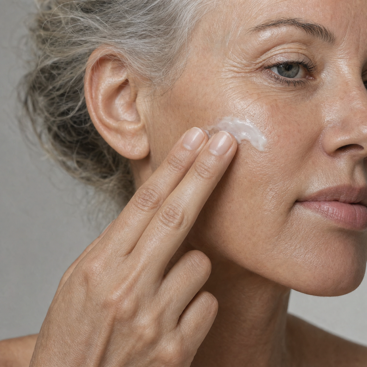 Phyto-Retinol Refining Moisturiser – applied to skin