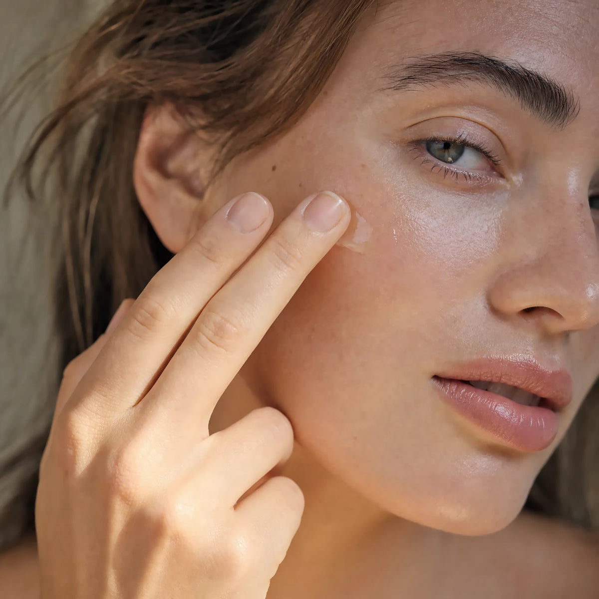 Damask Rose Hydrating Serum – applied to skin
