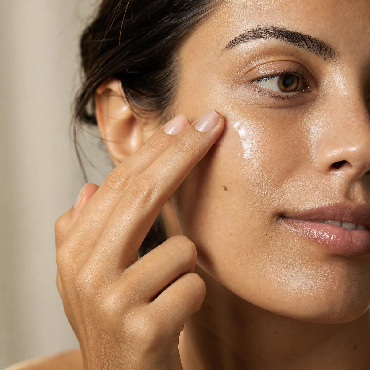 Weightless Hydration Gel – applied to skin