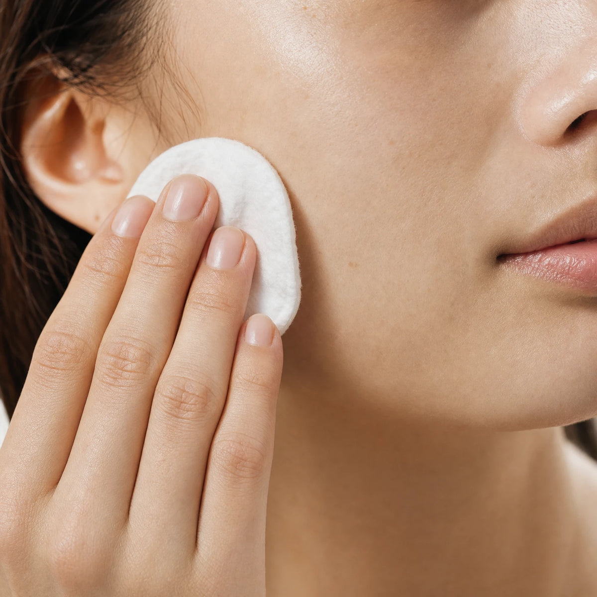 Brightening Glycolic Acid Toner – applied to skin
