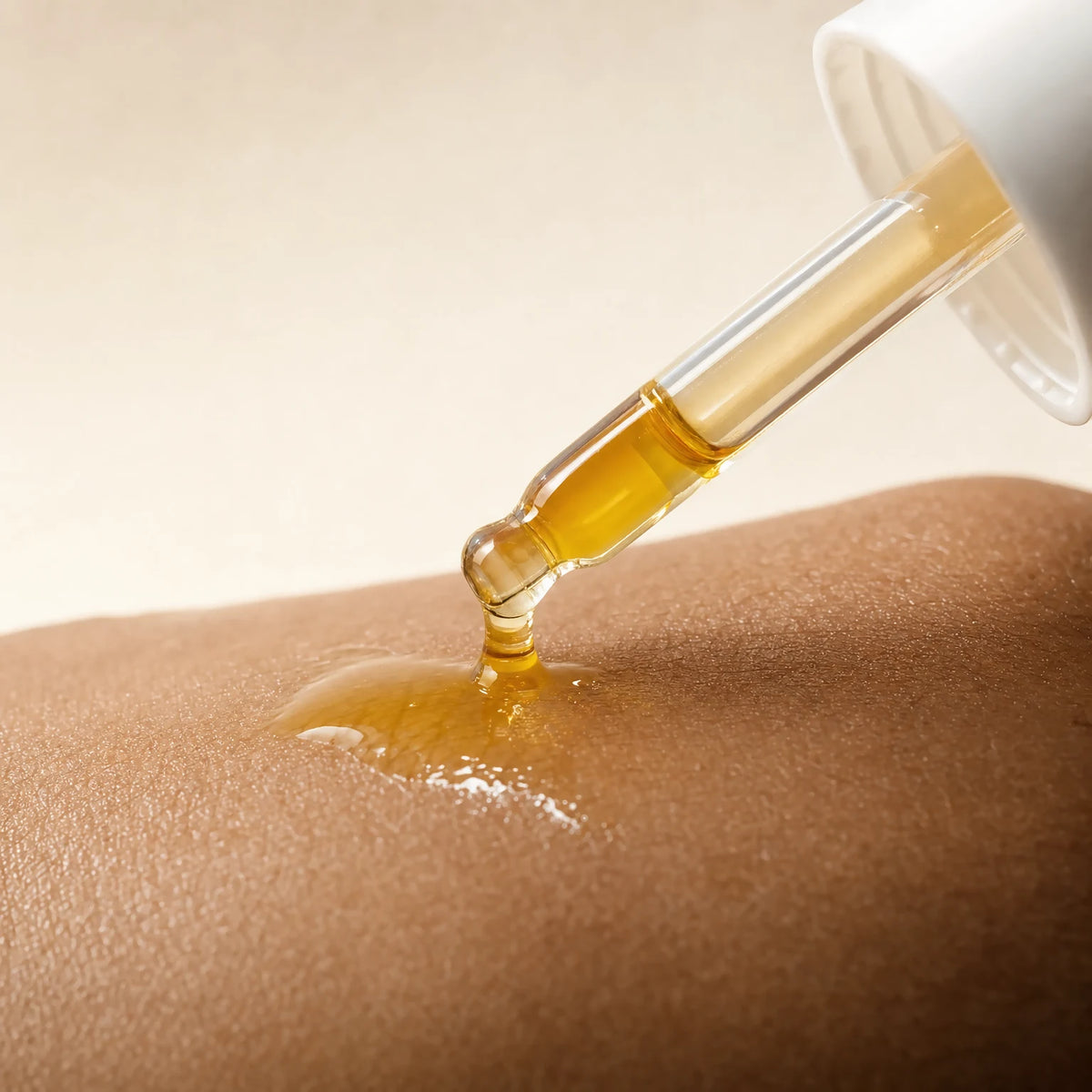 Sea Buckthorn Glow Facial Oil – texture close-up