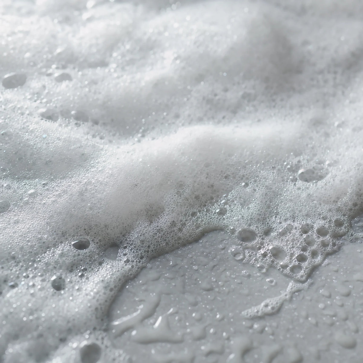 Fresh Mint & Cedarwood Hand & Body Wash – texture close-up