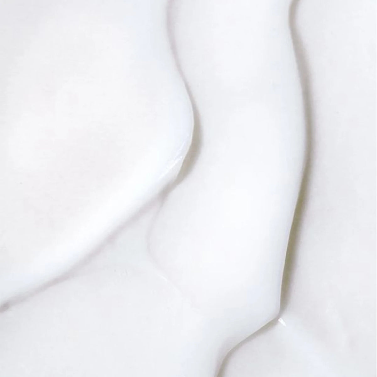 Sylvan Spiced Velvet Body Serum – texture close-up